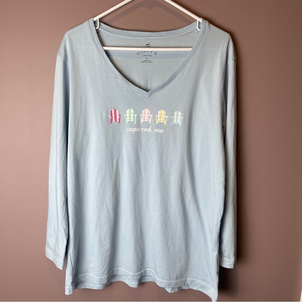 Cuffy’s Cape Cod Women’s V-Neck T-Shirt Beach Chairs L - Picture 2 of 10
